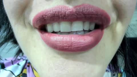 Snapshot of _antomouth_paradise chatting on 12/19/24, 03:30 antonia online show from 12/19/24, 03:30
