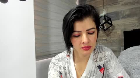 Snapshot of _antomouth_paradise chatting on 12/20/24, 02:49 antonia online show from 12/20/24, 02:49