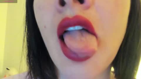 Snapshot of _antomouth_paradise chatting on 09/17/25, 10:28 antonia online show from 09/17/25, 10:28