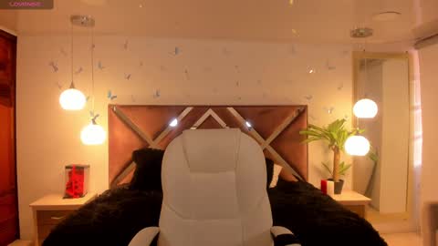 antonnela online show from 09/16/25, 02:29