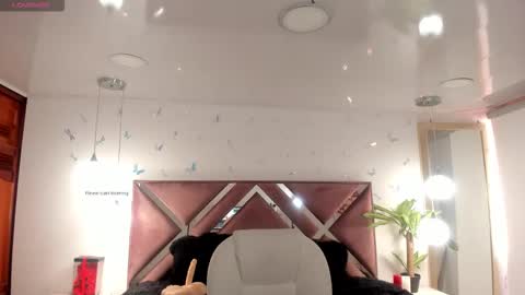 antonnela online show from 10/15/25, 04:18