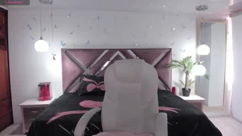 antonnela online show from 12/19/25, 02:24