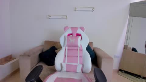    online show from 12/20/25, 12:34