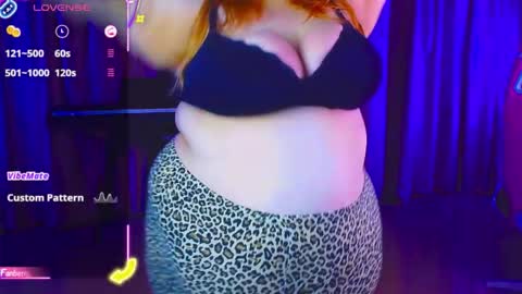 _ariaakashi_ online show from 11/15/25, 04:21