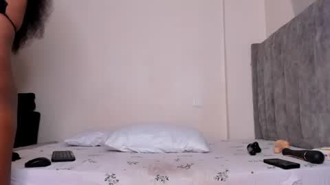 Ariah independent model online show from 06/27/26, 04:39