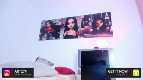 Snapshot of _ariana_lopez_ chatting on 01/17/26, 10:20 Ariana online show from 01/17/26, 10:20