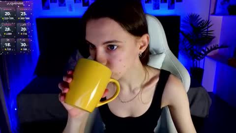 _ash_leyy_ online show from 11/16/25, 01:33