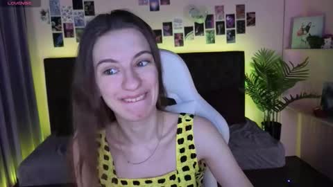_ash_leyy_ online show from 12/02/25, 03:12