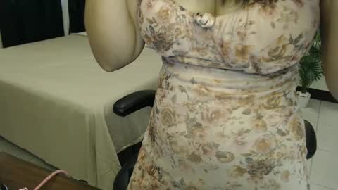 Snapshot of _ashley27 chatting on 02/07/25, 08:22 Angie online show from 02/07/25, 08:22