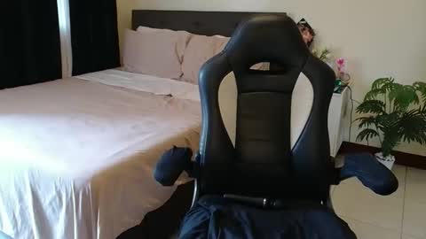 Snapshot of _ashley27 chatting on 11/22/25, 03:05 Angie online show from 11/22/25, 03:05