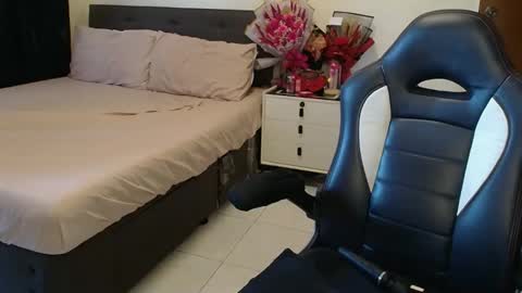 Snapshot of _ashley27 chatting on 02/20/26, 12:07 Angie online show from 02/20/26, 12:07