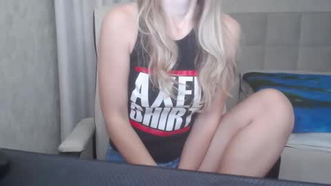 Snapshot of _ashley_blond_ chatting on 10/05/25, 02:21 Ashlee Bond online show from 10/05/25, 02:21