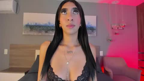 Snapshot of _ashly_77 chatting on 10/31/25, 01:45 Ashly online show from 10/31/25, 01:45