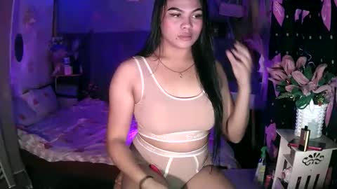 Snapshot of _asianslutyymikha_ chatting on 04/08/26, 10:15 _asianslutyymikha_ online show from 04/08/26, 10:15