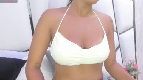 Aura online show from 03/12/25, 03:02