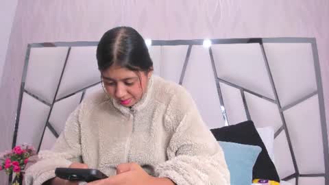 Aura online show from 06/08/26, 03:18
