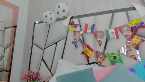 Aura online show from 06/25/26, 03:06