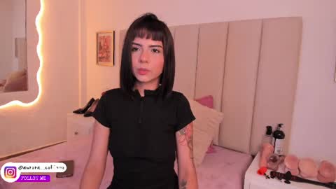 _aurora_collins_ online show from 06/25/26, 01:04