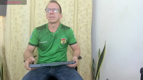 Snapshot of _axelking1_ chatting on 06/22/26, 11:40 Axel online show from 06/22/26, 11:40