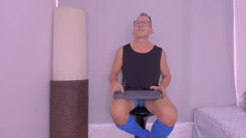 _axelking_ online show from 11/12/25, 11:32