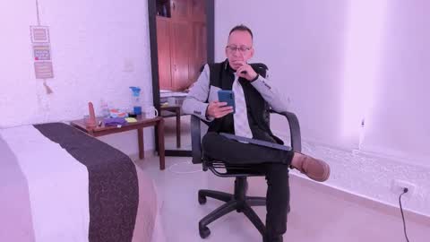 _axelking_ online show from 12/02/25, 11:37