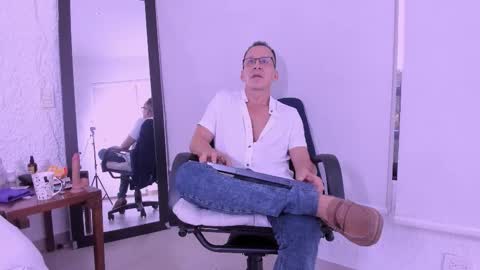 Snapshot of _axelking_ chatting on 02/06/26, 11:35 _axelking_ online show from 02/06/26, 11:35