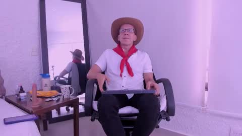 Snapshot of _axelking_ chatting on 02/11/26, 11:37 _axelking_ online show from 02/11/26, 11:37