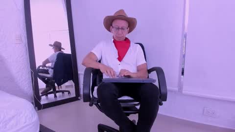 Snapshot of _axelking_ chatting on 02/24/26, 11:30 _axelking_ online show from 02/24/26, 11:30