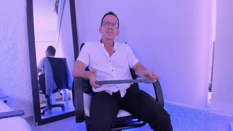 Snapshot of _axelking_ chatting on 03/05/26, 11:39 _axelking_ online show from 03/05/26, 11:39