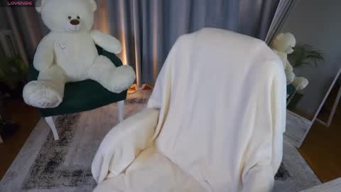 Jess online show from 05/04/26, 03:35
