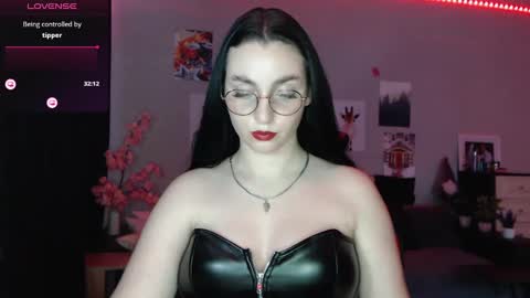 Tiffany online show from 03/12/25, 07:02