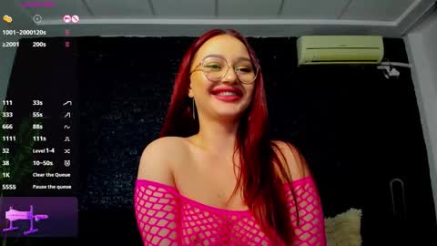 Snapshot of _beatricee_ chatting on 11/28/25, 08:44 Beatrice online show from 11/28/25, 08:44