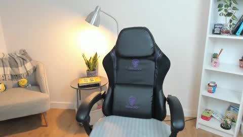 Bella Evans online show from 02/26/25, 05:42