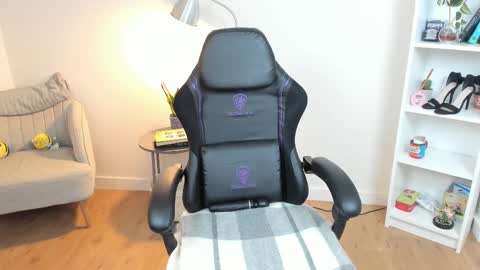 Bella Evans online show from 03/03/25, 08:49