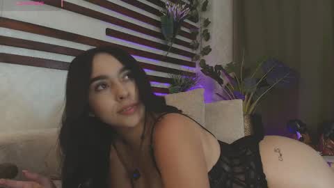 Snapshot of _bellerose chatting on 04/25/26, 03:31 Rose online show from 04/25/26, 03:31