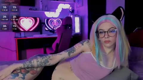 Snapshot of _black_fox__ chatting on 10/10/25, 12:09 Olivia Subscribe to my Fansly - online show from 10/10/25, 12:09