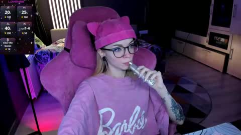 Olivia Subscribe to my Fansly -   online show from 05/02/26, 01:43