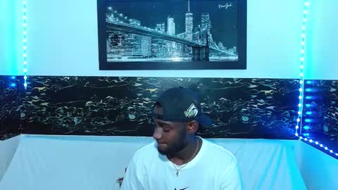 Snapshot of _black_stallion chatting on 09/28/25, 03:34 Andrew online show from 09/28/25, 03:34