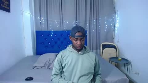 Snapshot of _black_stallion chatting on 09/30/25, 03:22 Andrew online show from 09/30/25, 03:22