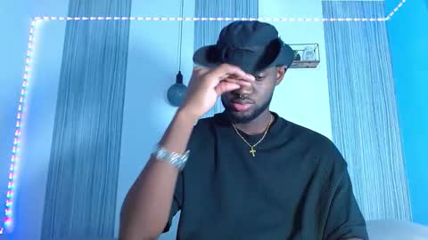 Snapshot of _black_stallion chatting on 11/03/25, 05:58 Andrew online show from 11/03/25, 05:58