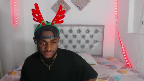 Snapshot of _black_stallion chatting on 12/03/25, 06:28 Andrew online show from 12/03/25, 06:28