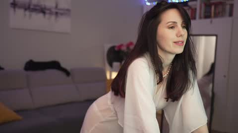 Snapshot of _blackbee_ chatting on 12/04/24, 12:08 Lili online show from 12/04/24, 12:08