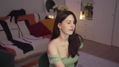 Snapshot of _blackbee_ chatting on 01/28/25, 09:19 Lili online show from 01/28/25, 09:19