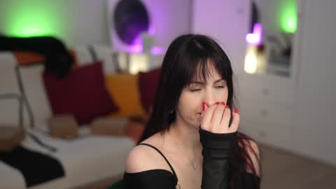 Snapshot of _blackbee_ chatting on 10/11/25, 11:31 Lili online show from 10/11/25, 11:31