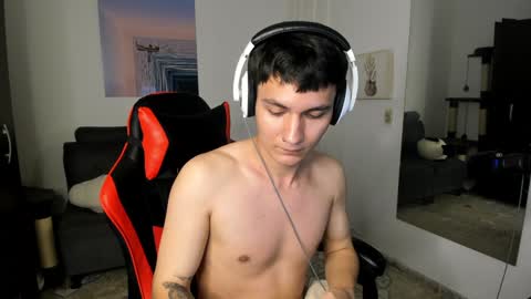 Snapshot of _blakee chatting on 12/18/24, 06:21 B L A K E online show from 12/18/24, 06:21