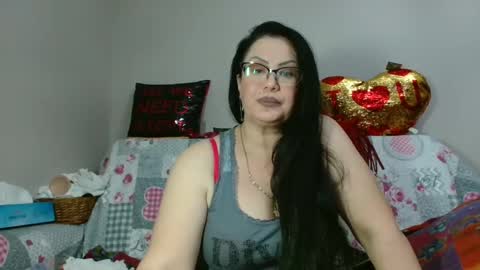 Snapshot of _blue__butterfly_ chatting on 12/05/24, 01:14 KHALEESI online show from 12/05/24, 01:14