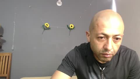 _bonnie__and_clyde online show from 05/12/26, 08:17