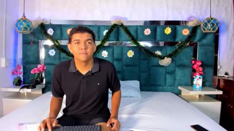 _bonnyandclyde online show from 12/19/25, 12:01