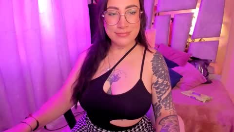 Snapshot of _briigite chatting on 10/09/25, 02:04 Angie  Independent model online show from 10/09/25, 02:04