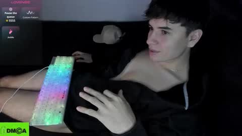 Snapshot of _broken_47 chatting on 01/15/26, 09:25 FELIPE CAMACHO dont forget to support me with a little hand up online show from 01/15/26, 09:25